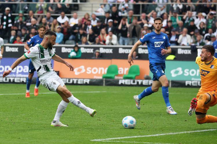 好博体育-今晚意甲焦点战，门兴格拉德巴赫豪取连胜，震撼外界，更衣室氛围转暖