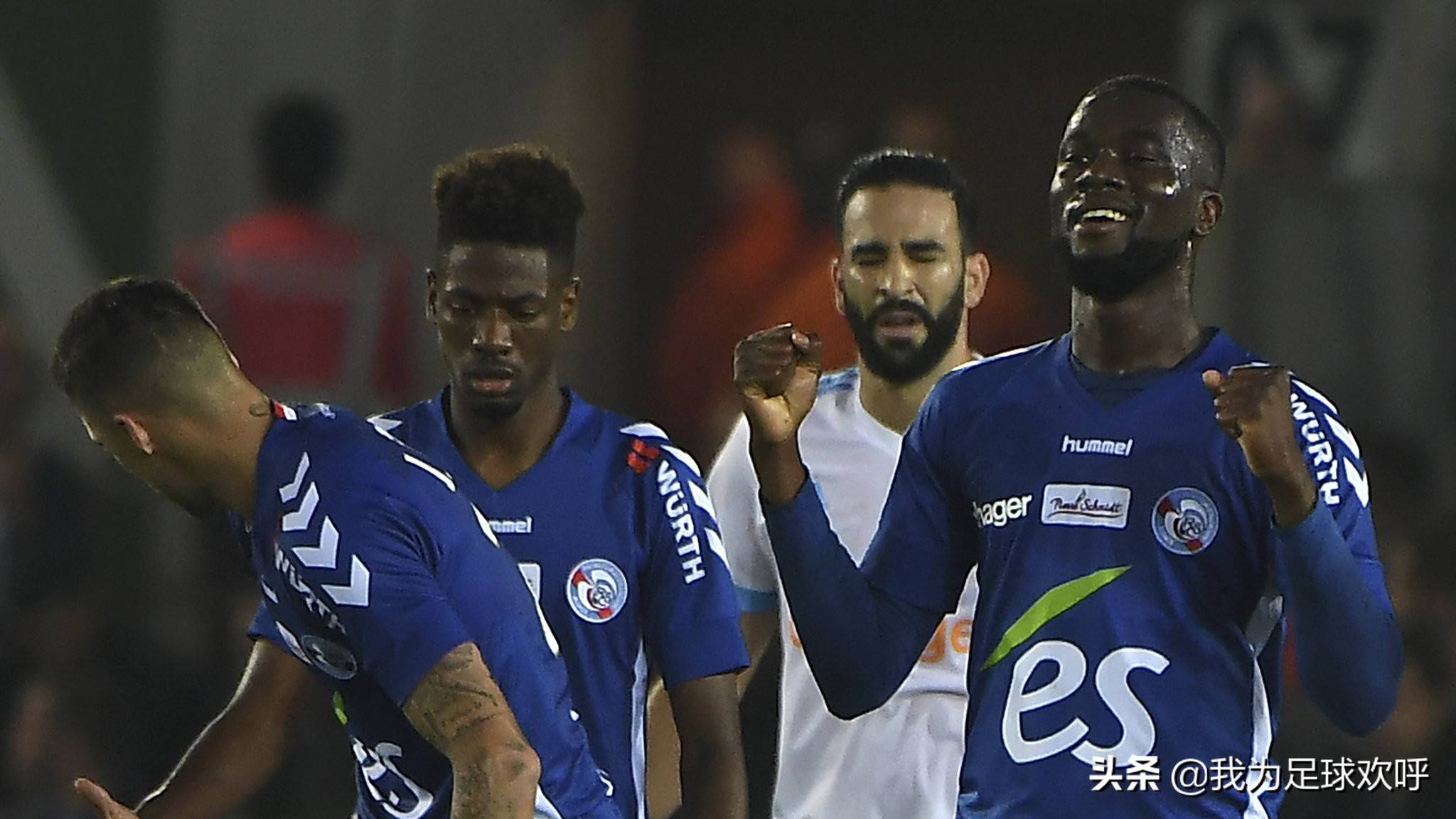 好博体育-莱比锡训练开放日，集结日主帅复盘引欢呼，法国杯在即，轮换策略成焦点