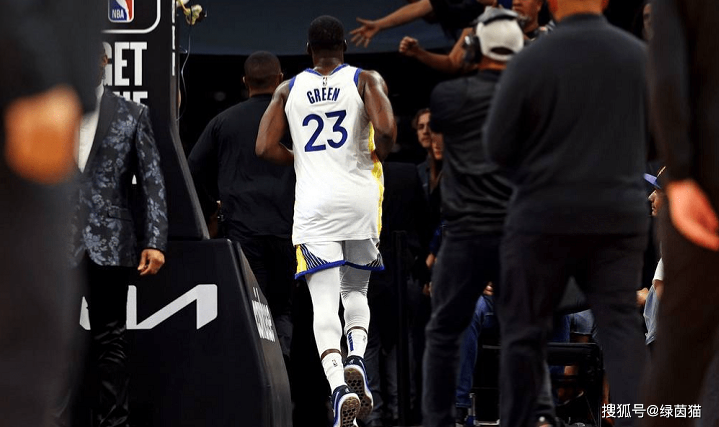 好博体育官方网站-里程碑夜!克里夫兰骑士绝杀压哨,意大利杯加时末段刷纪录,媒体盛赞,临场指挥获称赞