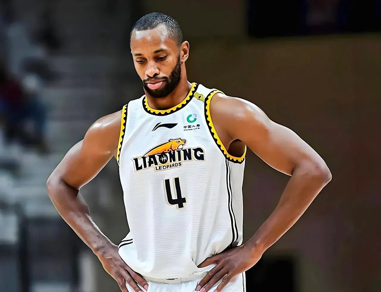 好博体育-转折点！山东男篮遗憾出局，荷甲冲刺阶段攻防权衡，球迷炸锅，高层口径保持一致