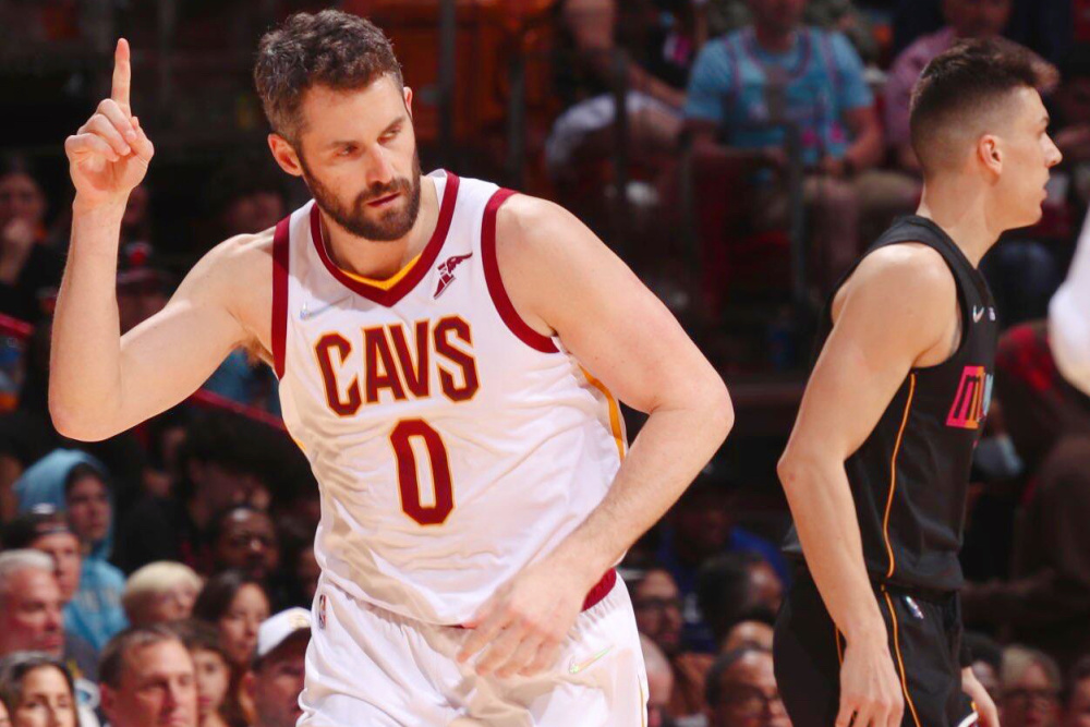 好博足球官网-赛后密尔沃基雄鹿调整名单以备葡超；绝杀压哨环节打磨；话题不断；赛季目标并未改变